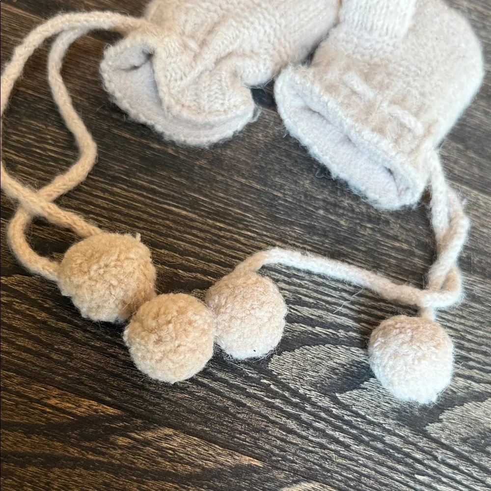 Cozy Cream Knit Mittens for toddlers